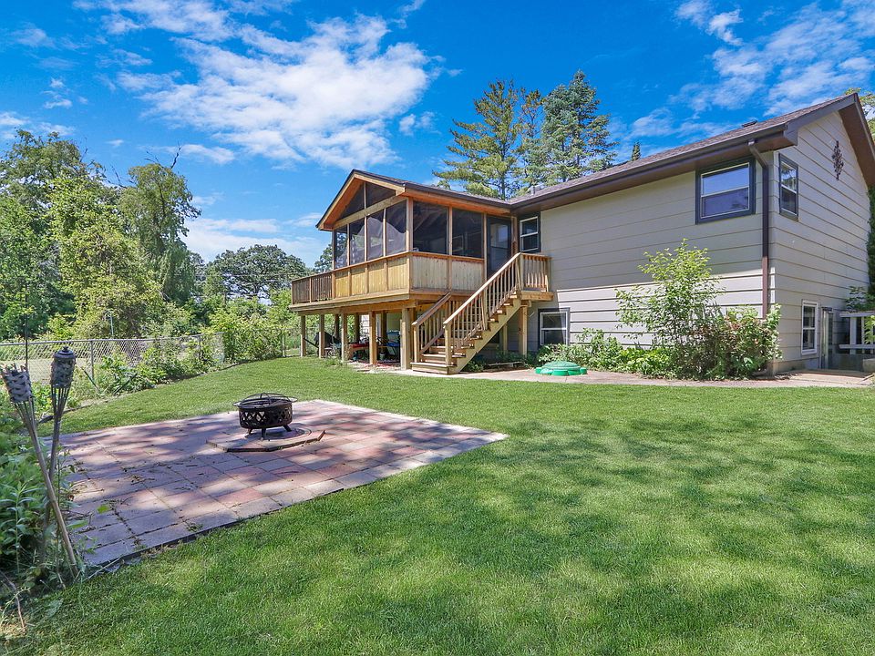 1st image of 40924 N Hook Cir