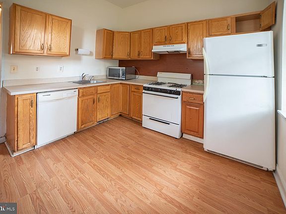 4th image of 1850 N 16th St