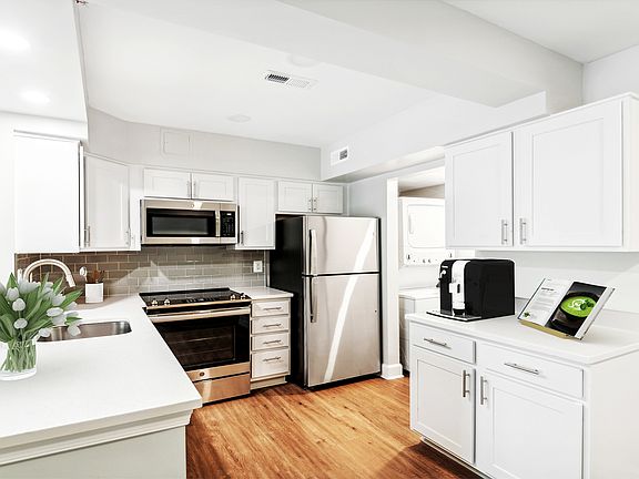 Renovated kitchens with premium finishes are available. Ask the leasing team for more details.