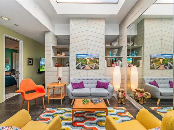 1463 E Amado Rd, Palm Springs, CA 92262