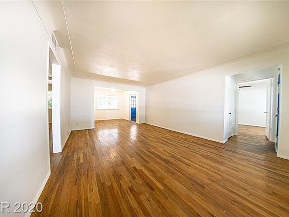 3rd image of 2401 Santa Paula Dr