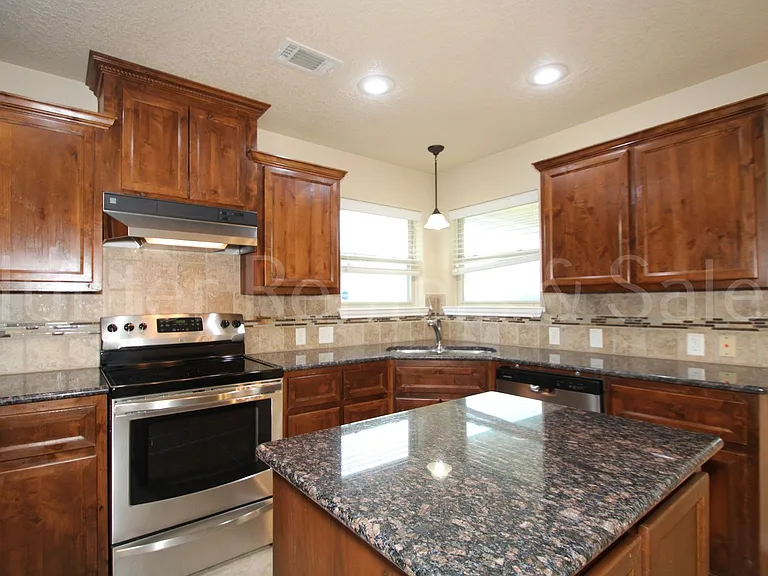 702 W Orion Dr — Photo 7