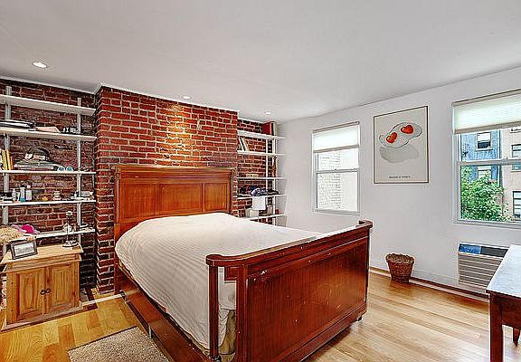 4th image of 232 W 15th St #3
