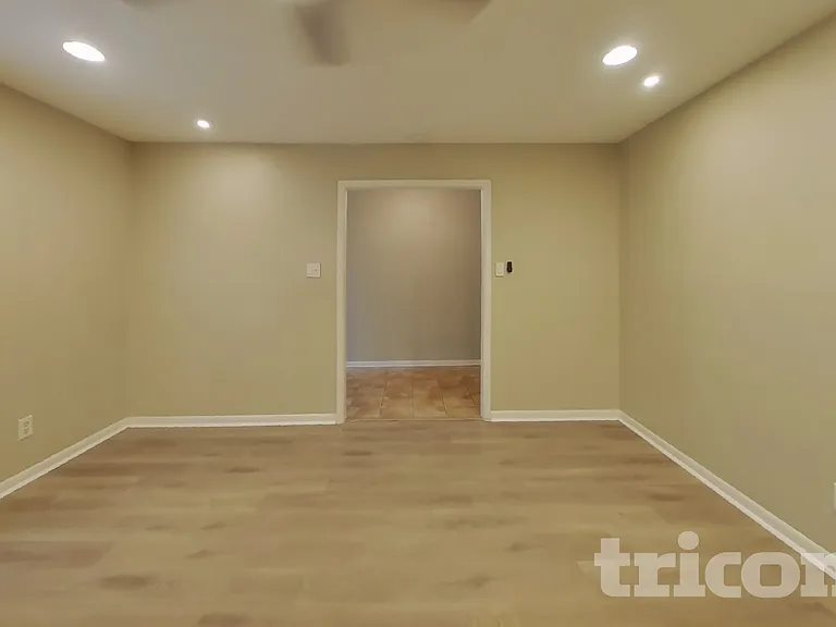 908 Hilton Pl — Photo 4