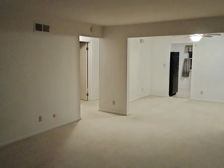 49 Green Bay Dr #1 — Photo 9
