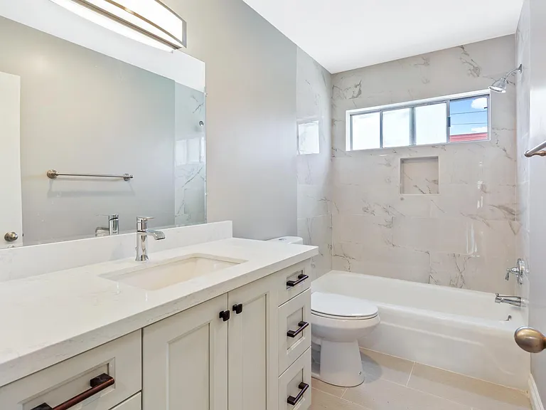 669 Stanley Ave #5 — Photo 2
