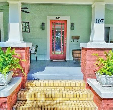 3rd image of 107 W Fern St