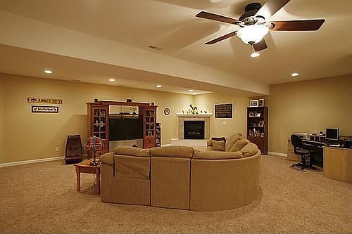 2nd image of 1680 Poplar Ln