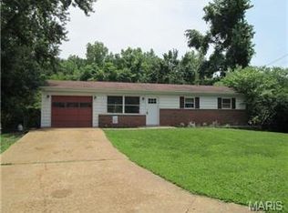 4616 Lark Dr, High Ridge, MO 63049