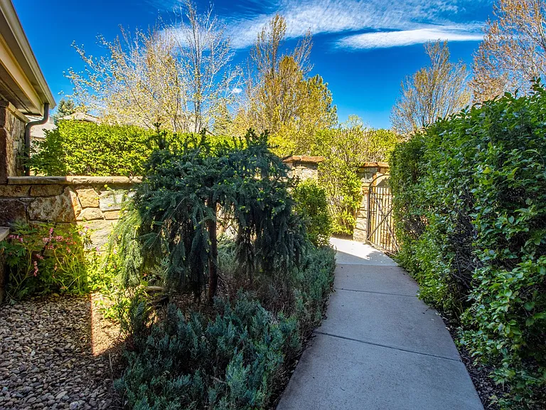 29 Primrose Rd — Photo 13