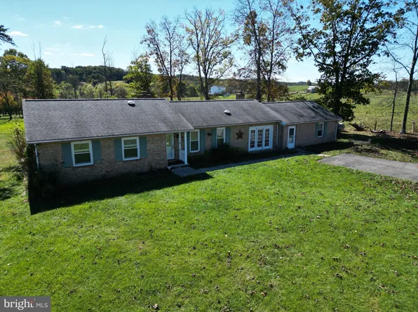 405 Green Pine Estates Dr, Bloomery, WV 26817
