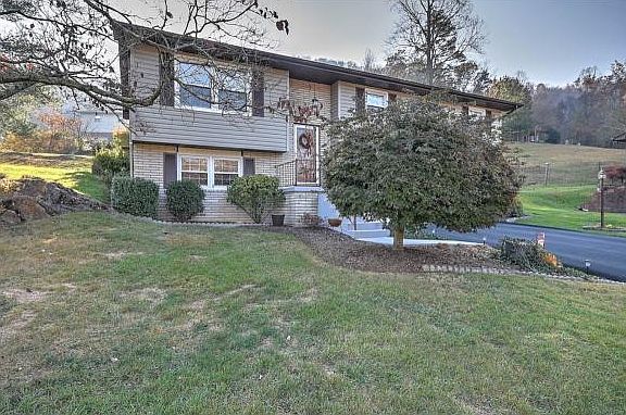 3rd image of 163 Buttermilk Dr