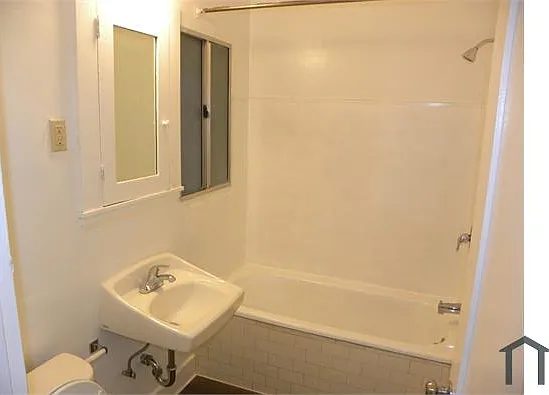 3506 W Pico Blvd #7 — Photo 7
