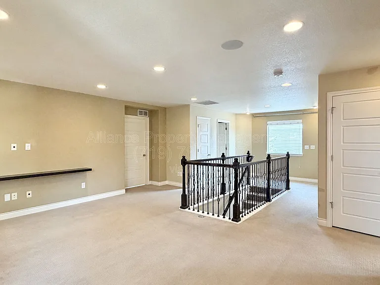 8284 Cypress Wood Dr — Photo 9