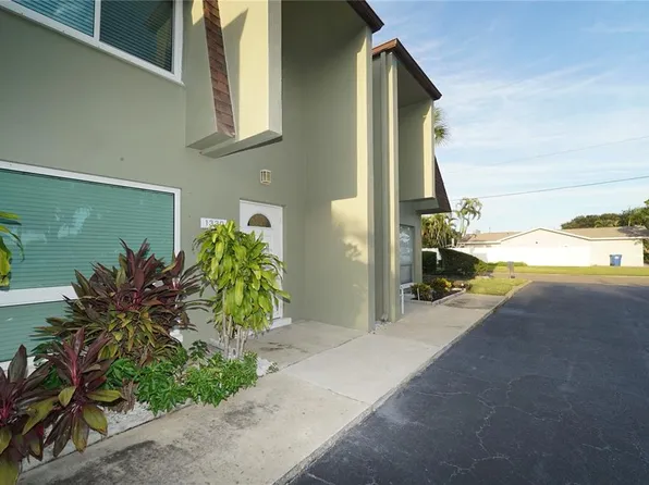 1330 70th St N, Saint Petersburg, FL 33710