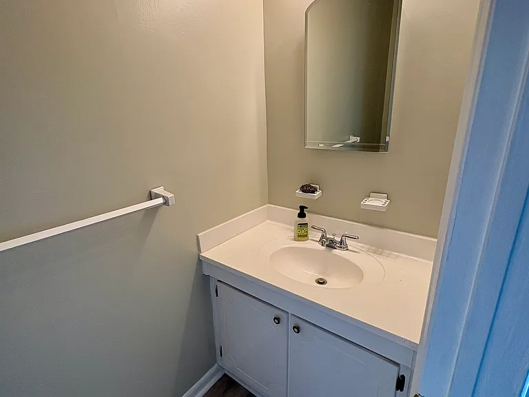 5026 Amboy Ct — Photo 2