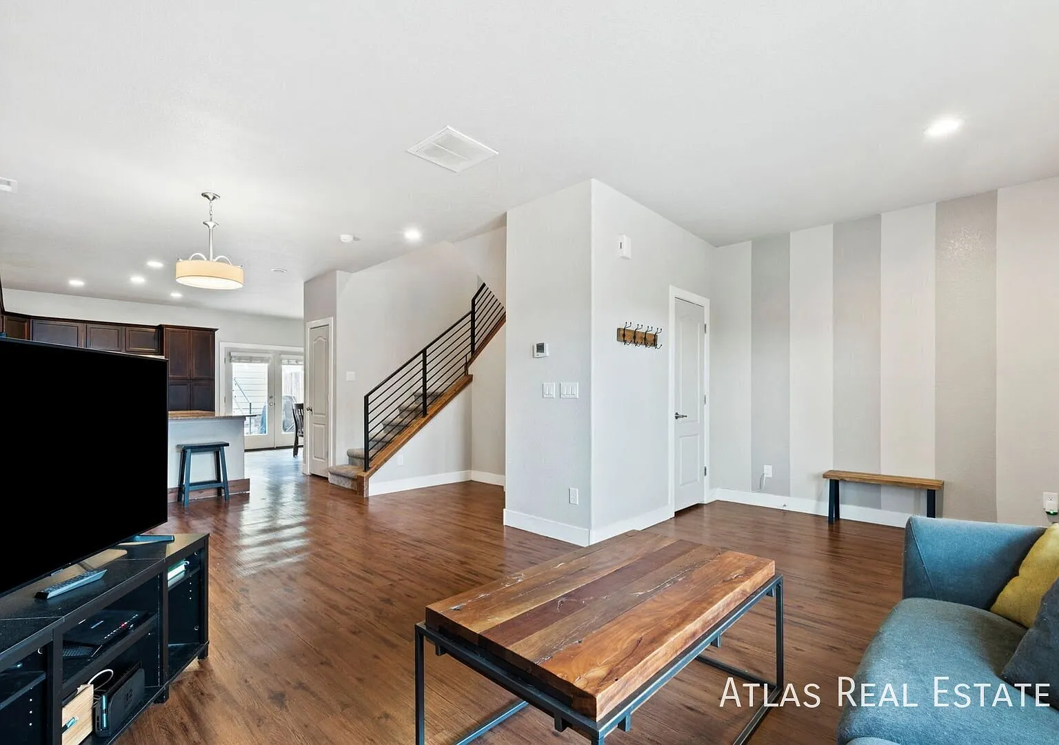 3-Bedroom / 3-Bathroom Townhome in Thornton, CO — Photo 3