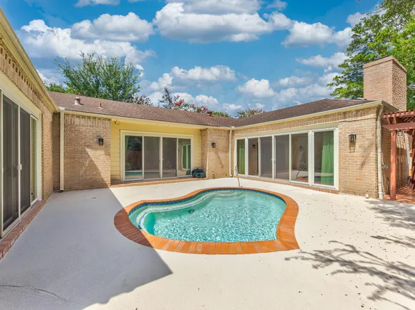 251 Gessner Rd, Houston, TX 77024