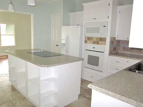 3rd image of 5311 San Gabriel Cir