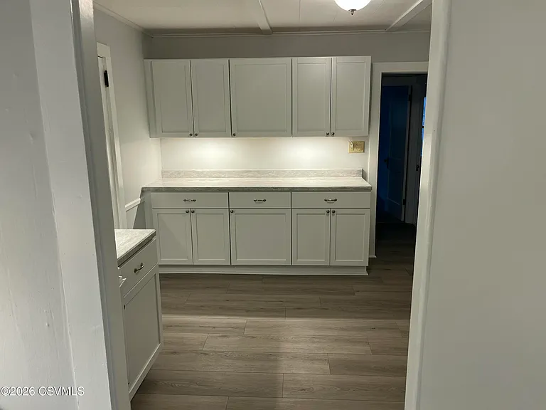 468 Railroad St — Photo 8