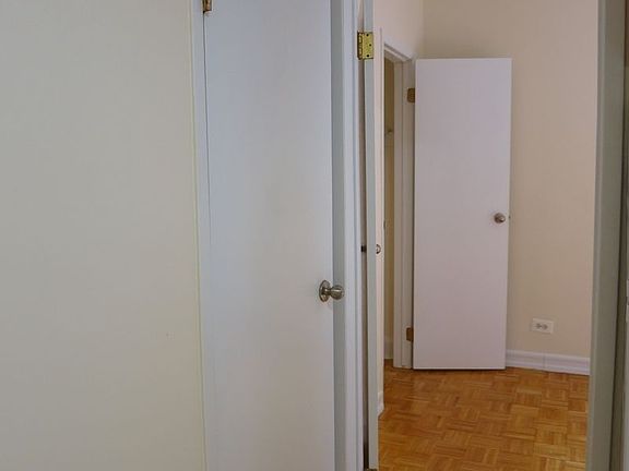 4th image of 520 E 79th St APT 4B