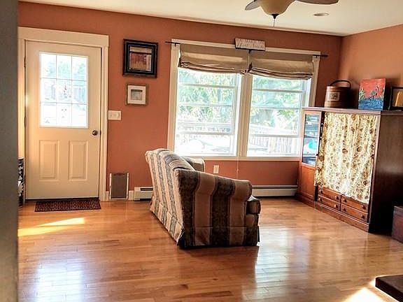 4th image of 110 Brockton Ave