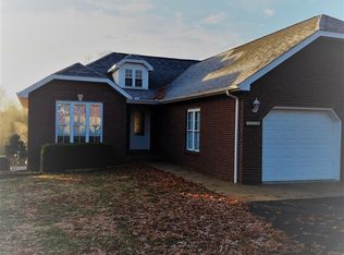 562A Hillcrest Dr, Brandenburg, KY 40108