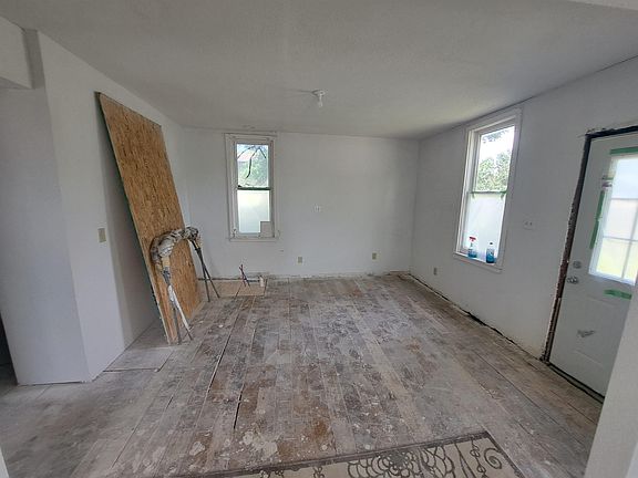 5th image of 1903 New Vienna Rd