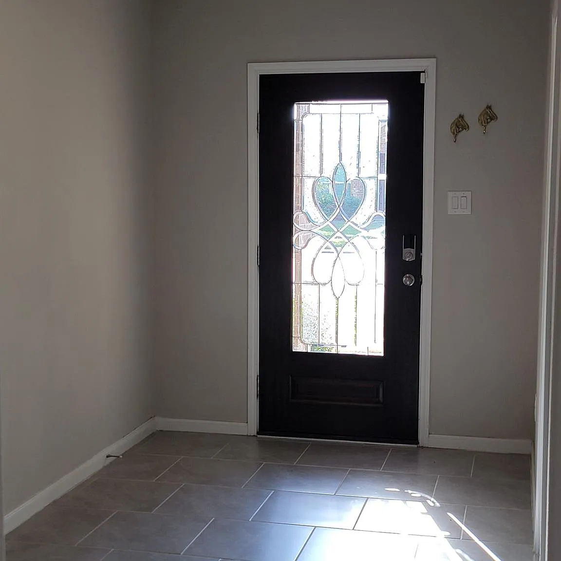 4 bed, 2.0 bath, 2210 sqft, $2,500 — Photo 4