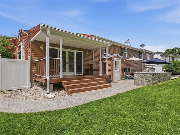 4th image of 84 Patricia Ln