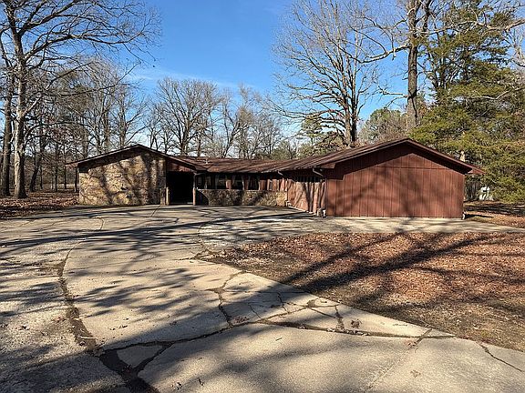 2nd image of 2403 Surfside Ln