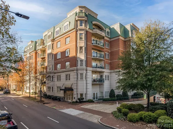 401 N Church St APT 203, Charlotte, NC 28202