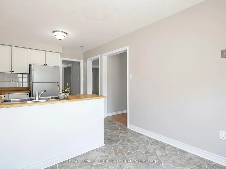 7 Yorkville Ct — Photo 13