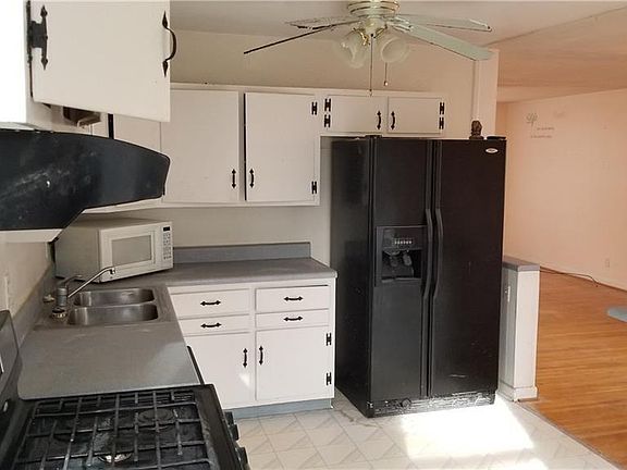 3rd image of 1653 Tallwood St