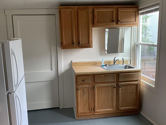 2nd image of 2714 Jefferson Ave #5