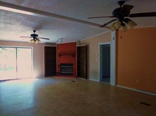406 Avenue M, Hondo, TX 78861