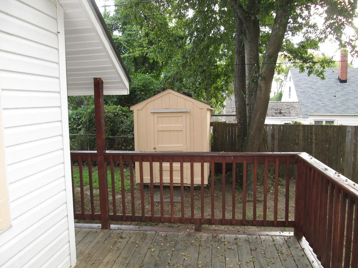 3 bed, 1.5 bath, 1150 sqft, $3,300 — Photo 3