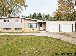 862 Seminole Rd, Muskegon, MI 49441