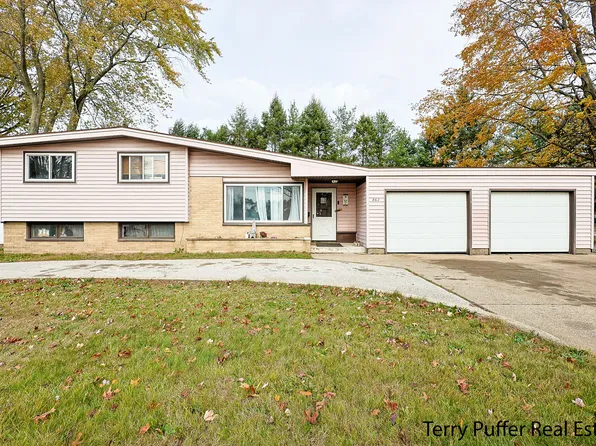 862 Seminole Rd, Muskegon, MI 49441