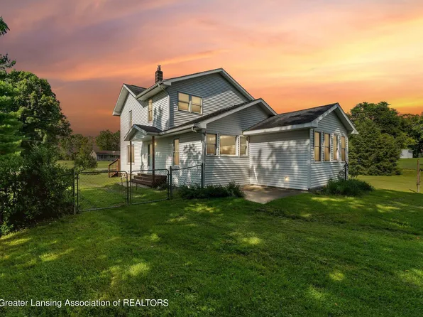 1952 Fitchburg Rd, Stockbridge, MI 49285