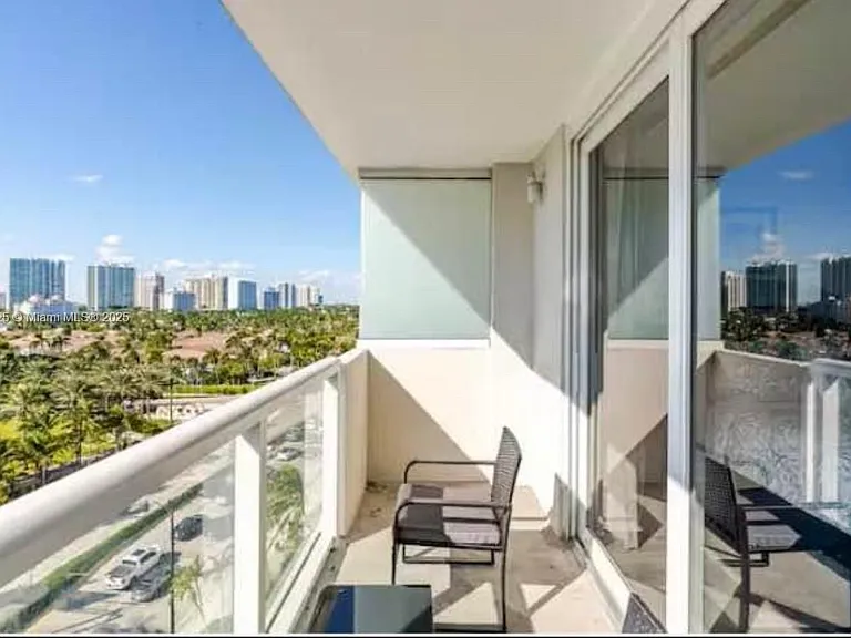 19201 Collins Ave #733 — Photo 7