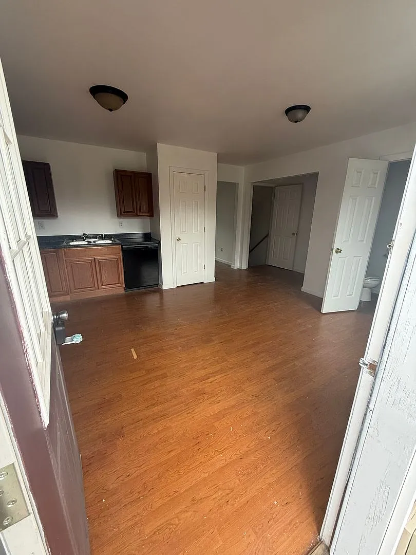 129-135 South Main Street — Photo 2