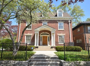 2904 E Kenwood Blvd, Milwaukee, WI 53211