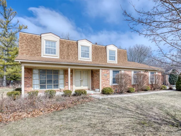 33120 Oak Hollow St, Farmington Hills, MI 48334