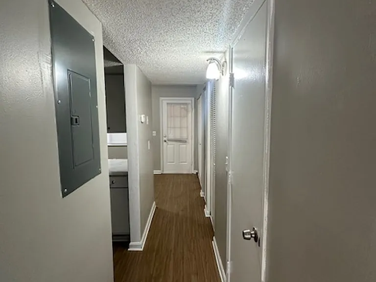 Oakview Townhomes — Photo 9