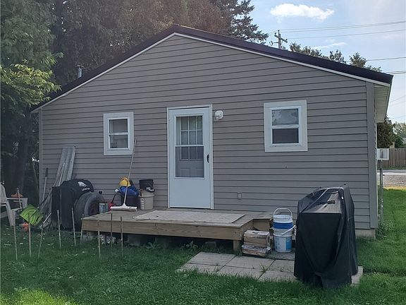 2nd image of 200 Mohawk St