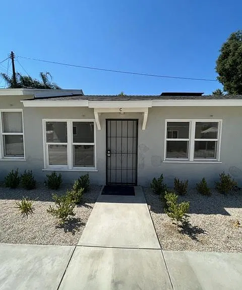 25120 Newhall Ave #C — Photo 1