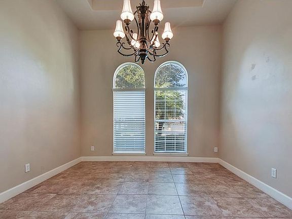 4th image of 1319 Johns Cove Ln