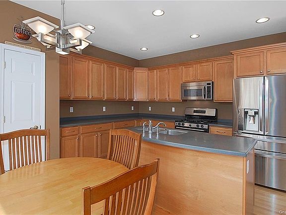 3rd image of 23 Turnberry Ct