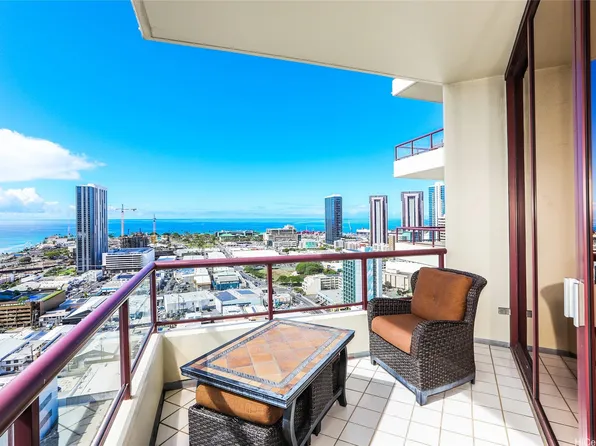 725 Kapiolani Blvd APT 2601, Honolulu, HI 96813